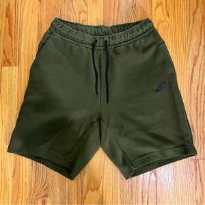 Nike Tech Fleece Men's Olive Green Shorts Small